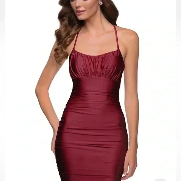 La Femme Open Back Jersey Modest Prom Gown 29873 in Burgundy Wine Red Size 2 - Picture 3 of 11